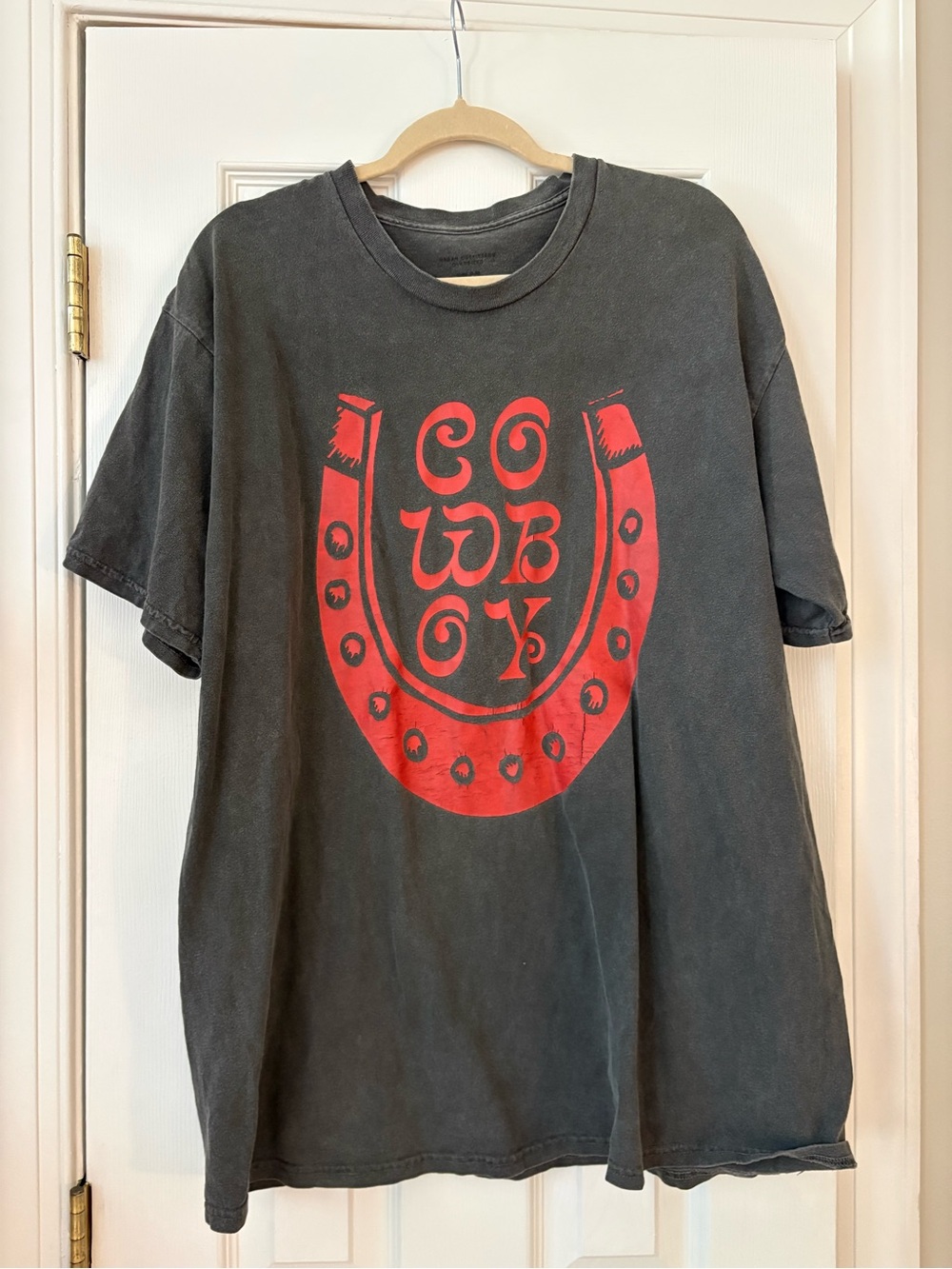 Urban Outfitters Cowboy Horseshoe Black Short Sleeve Tee Red Graphic